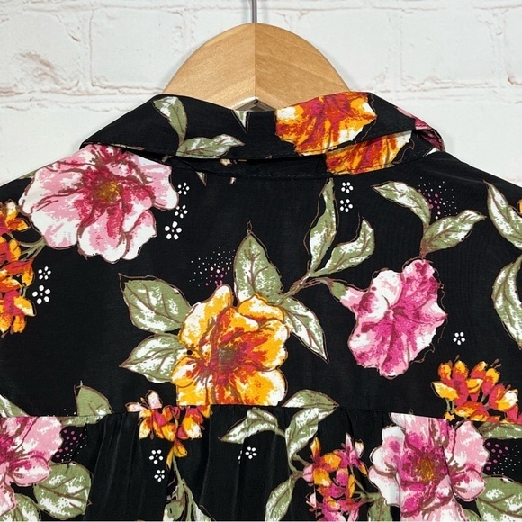 ONLY NECESSITIES Blouse Womens Medium 14/16 Floral Short Sleeve Button Up Top - Picture 12 of 15